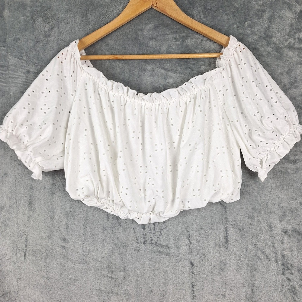 Womens Top XL White Cottagecore Eyelet Crop Boho Romantic Off Shoulder Milkmaid